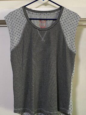 Hanes, gray & black, almost sleeves, multi-design top, size L